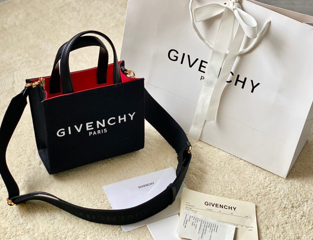 ジバンシィ「Givenchy」スモール アンティゴナ ボックスレザー バッグ