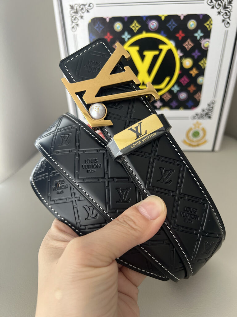 【新商品入荷】Louis Vuitton クラシックハイクオリティベルト「全長約 100cm」