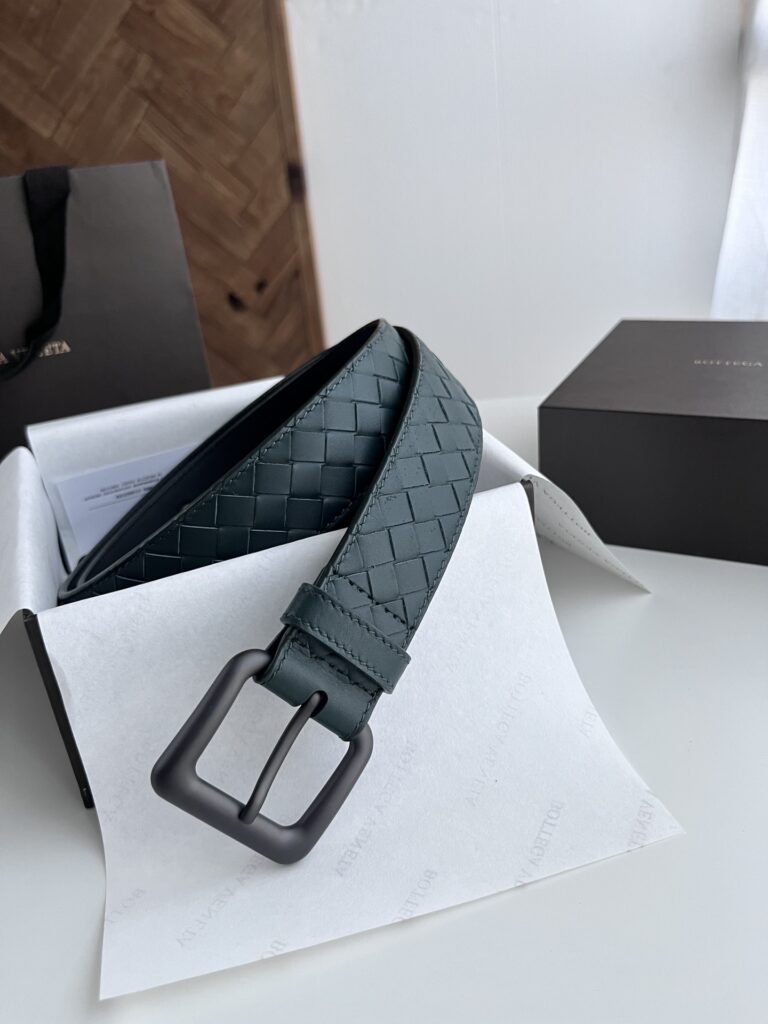 【ブランド品入庫】Bottega Veneta 上質素材ラグジュアリーベルト「全長約 100cm」