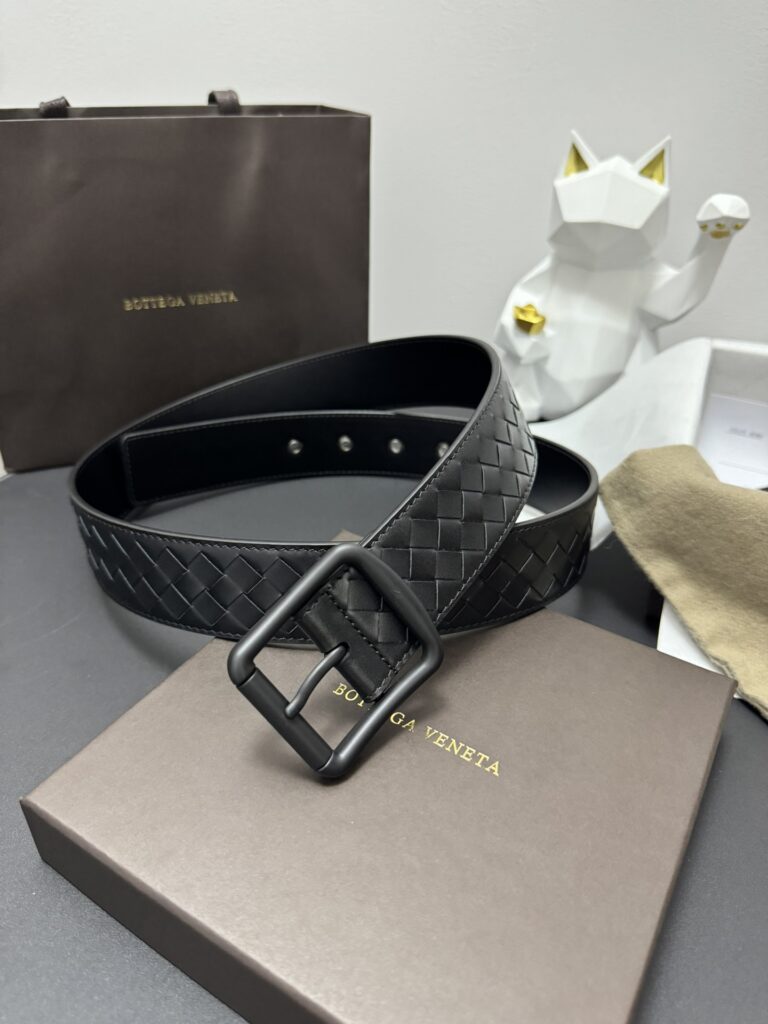 【ブランド品入庫】Bottega Veneta 上質素材ラグジュアリーベルト「全長約 100cm」