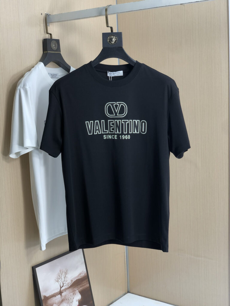 ヴァレンティノ Valentino 春夏新作半袖クルーネックTシャツ