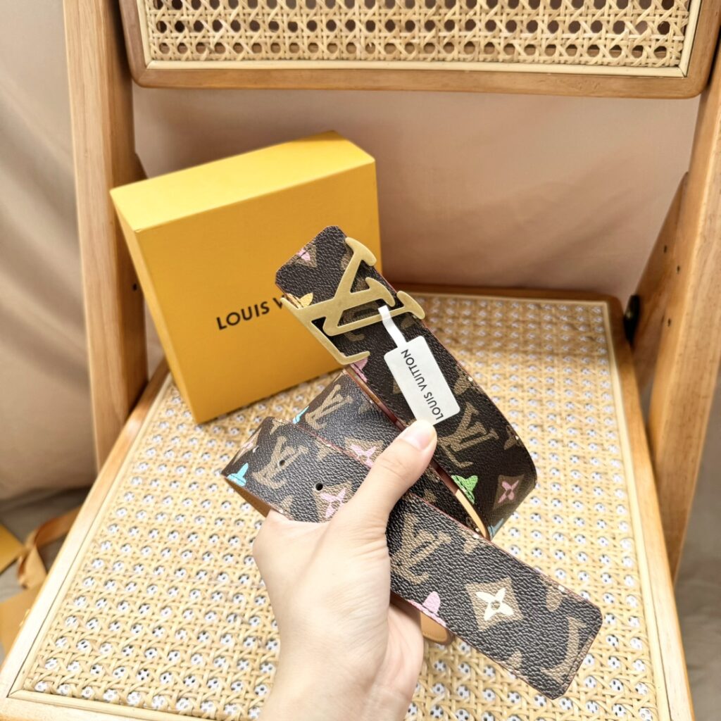ルイ・ヴィトン「Louis Vuitton」ベルト･LV イニシャル 40MM
