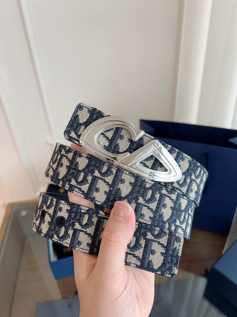【注目新作】Dior ビジネスカジュアルベルト「全長約 100cm」