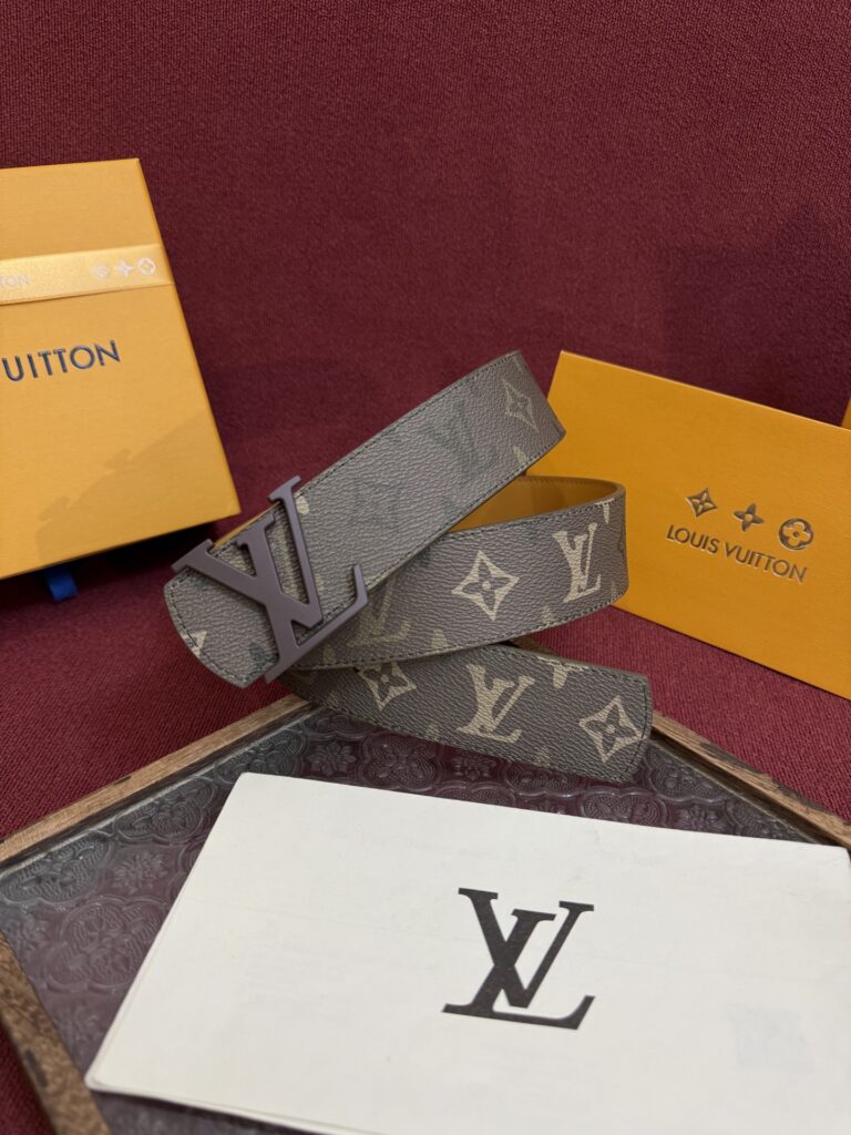 【日本未入荷】ルイヴィトン LV Dimension 両面使いベルト 40mm(全長約 100cm)