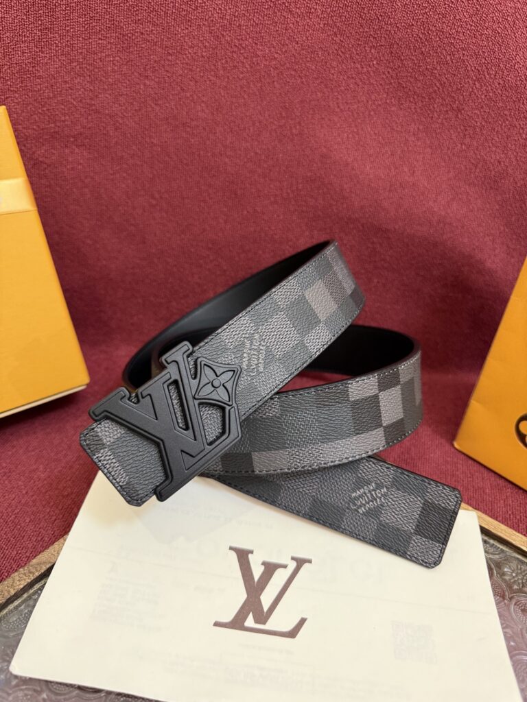 【日本未入荷】ルイヴィトン LV Dimension 両面使いベルト 40mm（全長約 100cm）