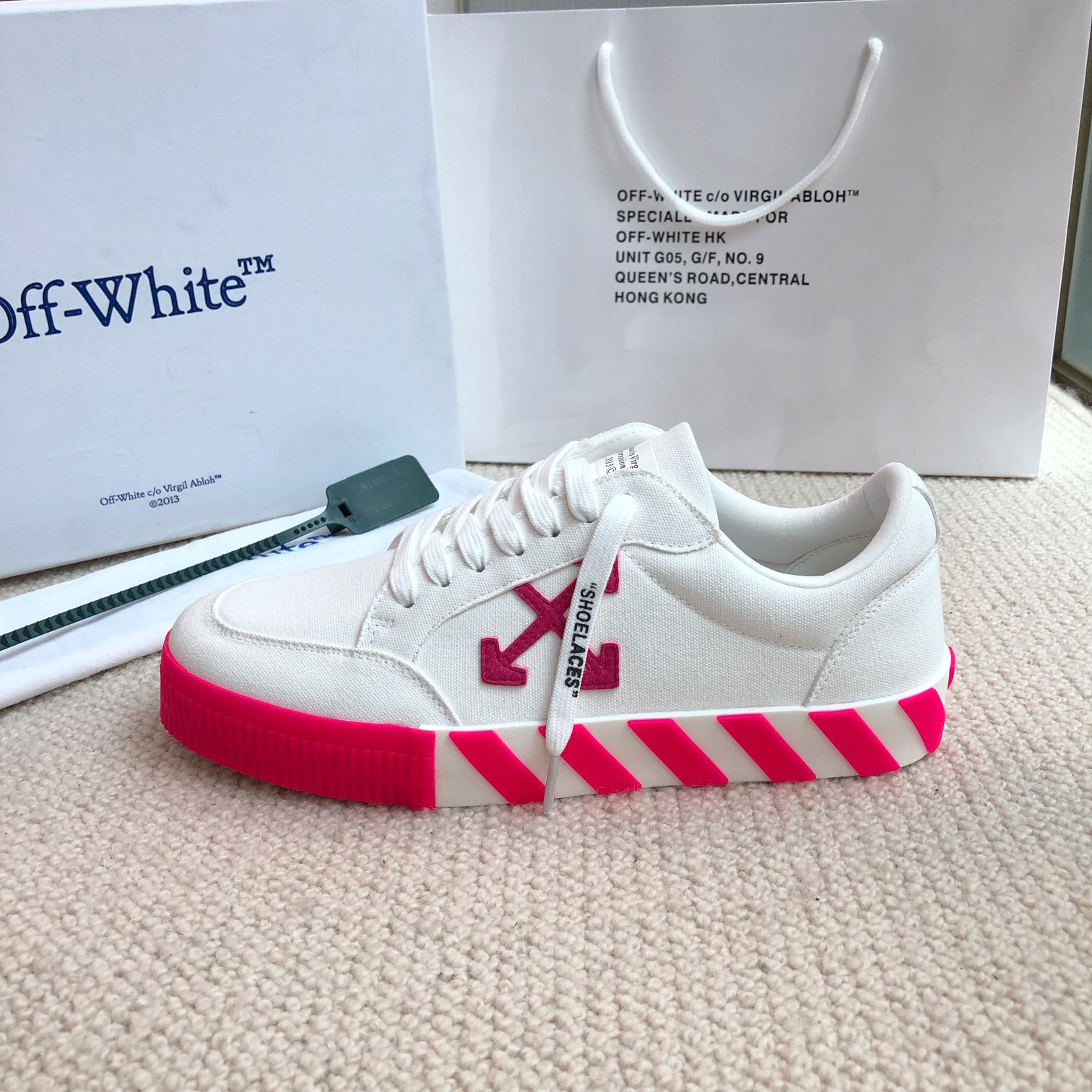 オフホワイト Vulc ローカット カジュアルスケートシューズ