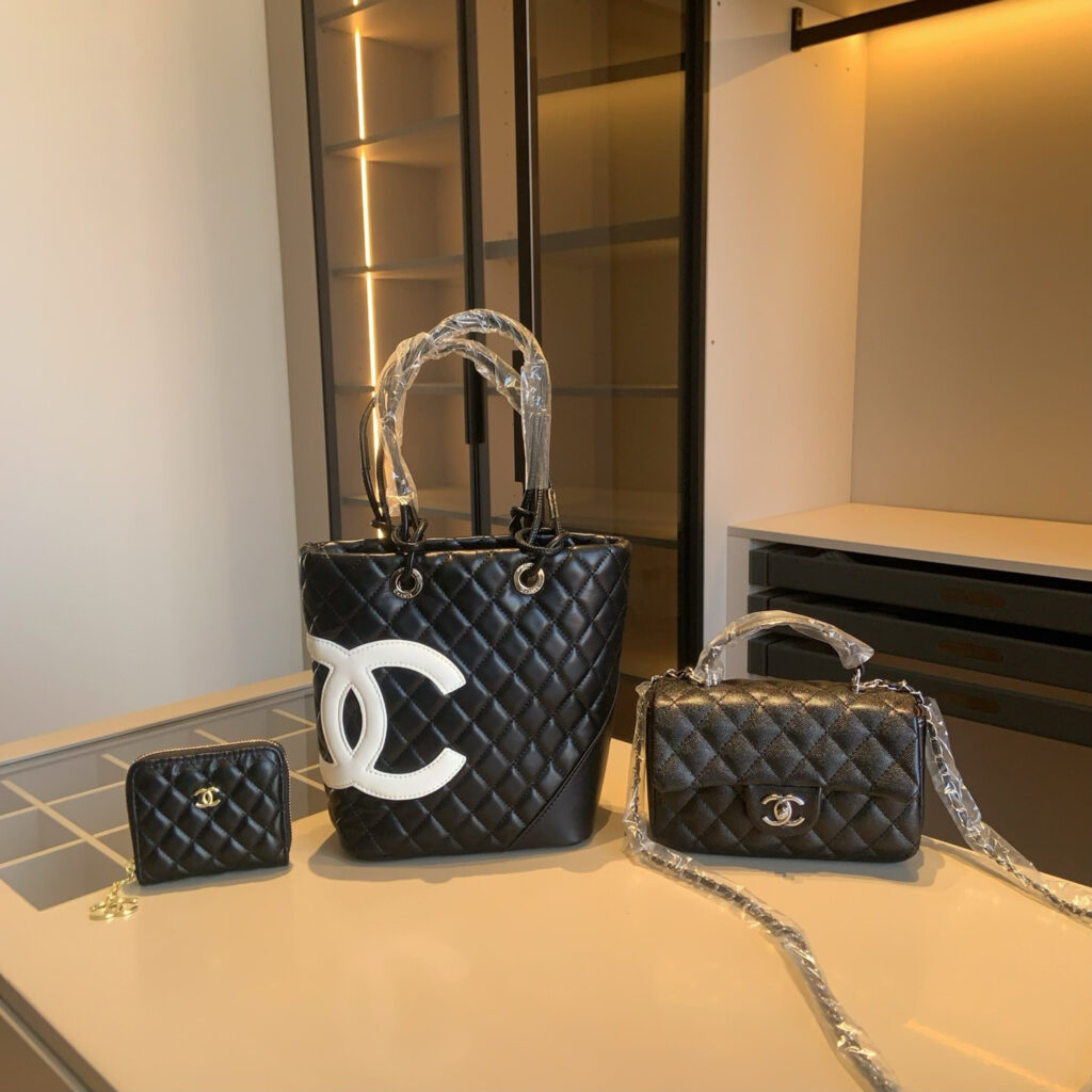 「シャネル」CHANEL 3 点セット トートバッグ＋ハンドル付き CF バッグ＋財布