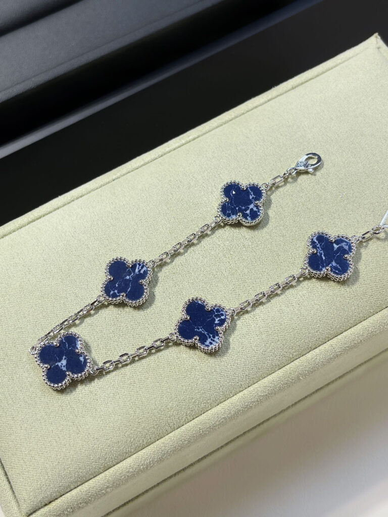 ヴァン クリーフ&アーペル「Van Cleef & Arpels」 Alhambra 18Kホワイトゴールド ピーターストーン 5フラワー ブレスレット16-18cm