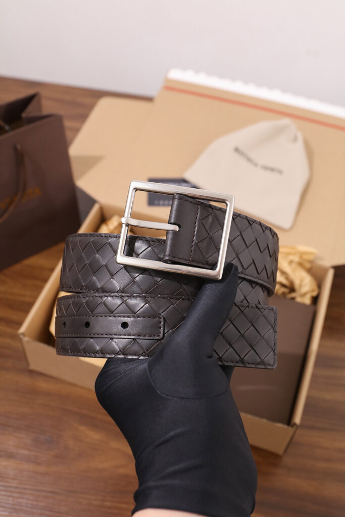 【ブランド品入庫】Bottega Veneta 上質素材ラグジュアリーベルト「全長約 100cm」