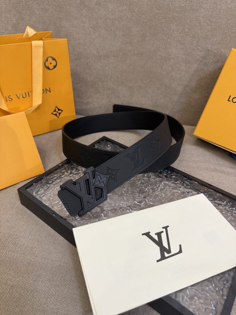 【日本未入荷】ルイヴィトン LV Dimension 両面使いベルト 40mm（全長約 100cm）