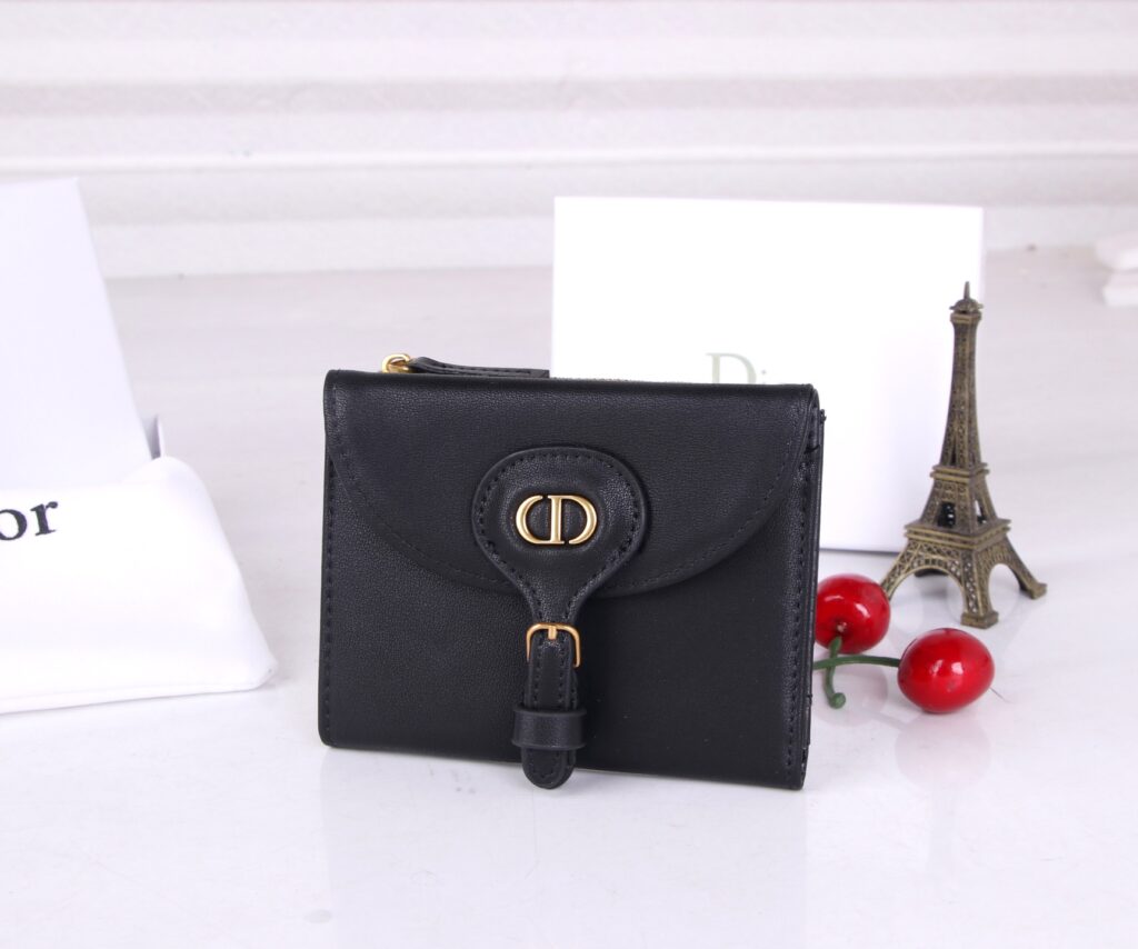 ディオール「Dior」ディオール コンパクト りウォレット 新作登場