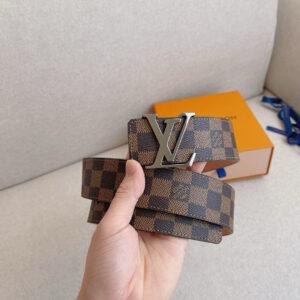 【新商品入荷】Louis Vuitton クラシックハイクオリティベルト「全長約 100cm」