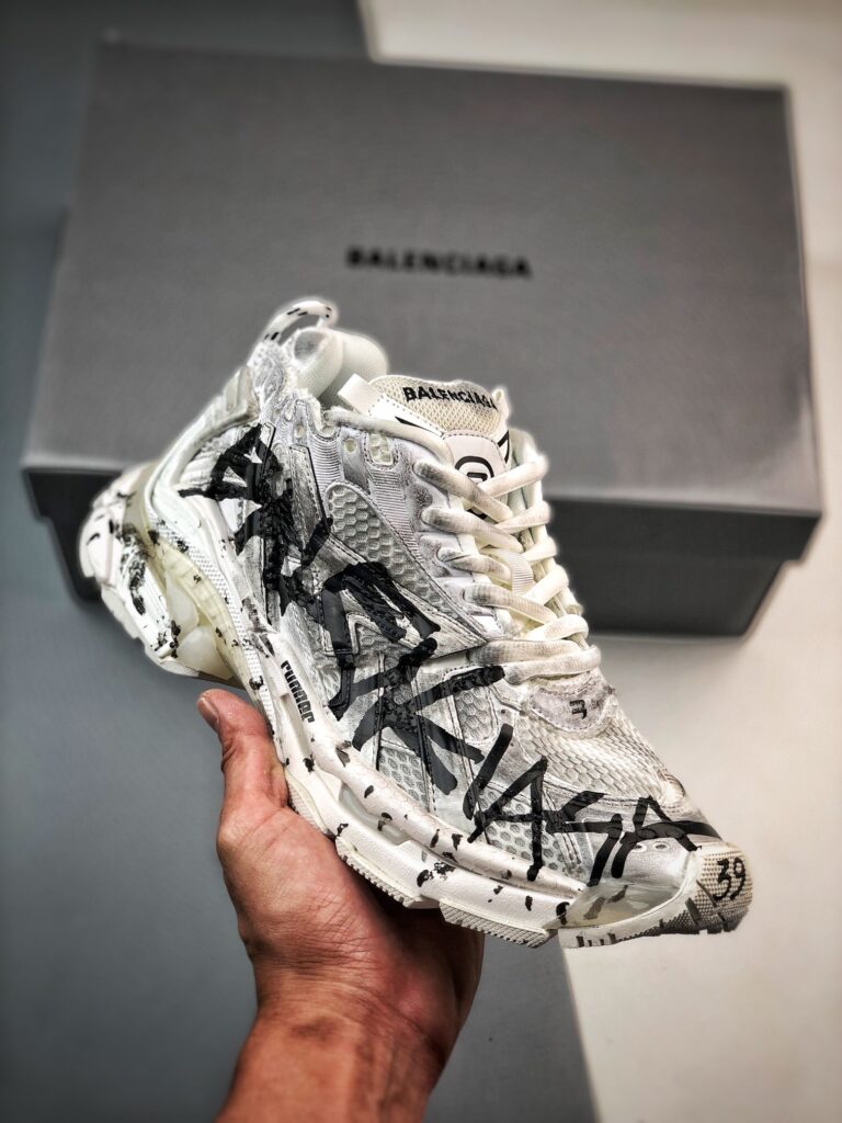 バレンシアガ ランナー スニーカー「Runner Sneaker」