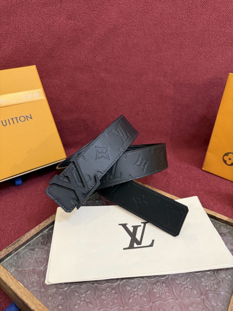 【日本未入荷】ルイヴィトン LV Dimension 両面使いベルト 40mm（全長約 100cm）