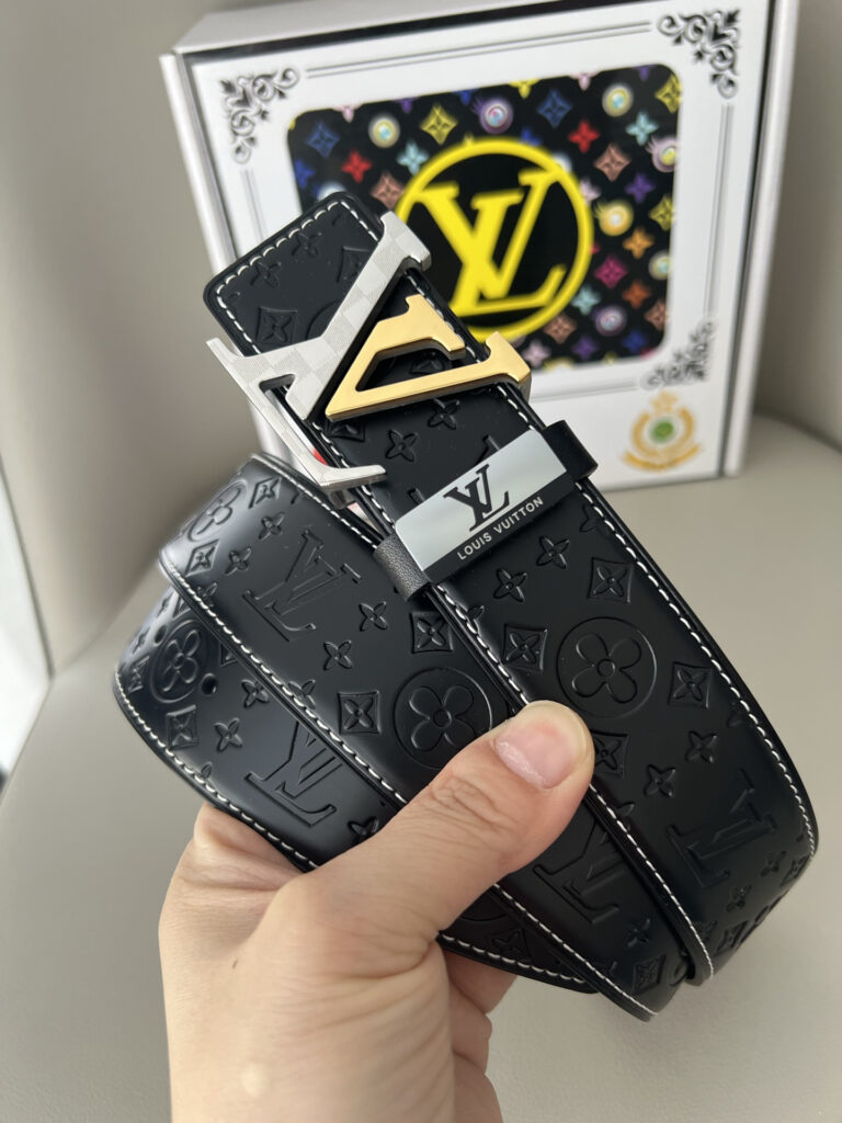 【新商品入荷】Louis Vuitton クラシックハイクオリティベルト「全長約 100cm」