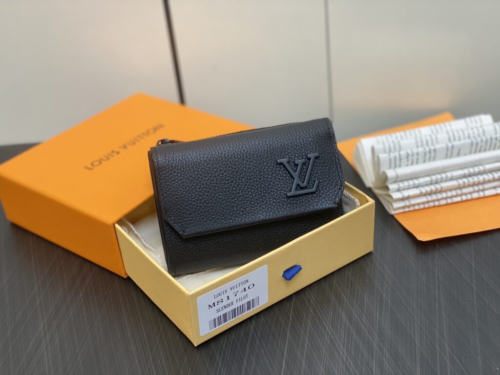 ルイ・ヴィトン「Louis Vuitton」ポルトフォイユ･パイロット