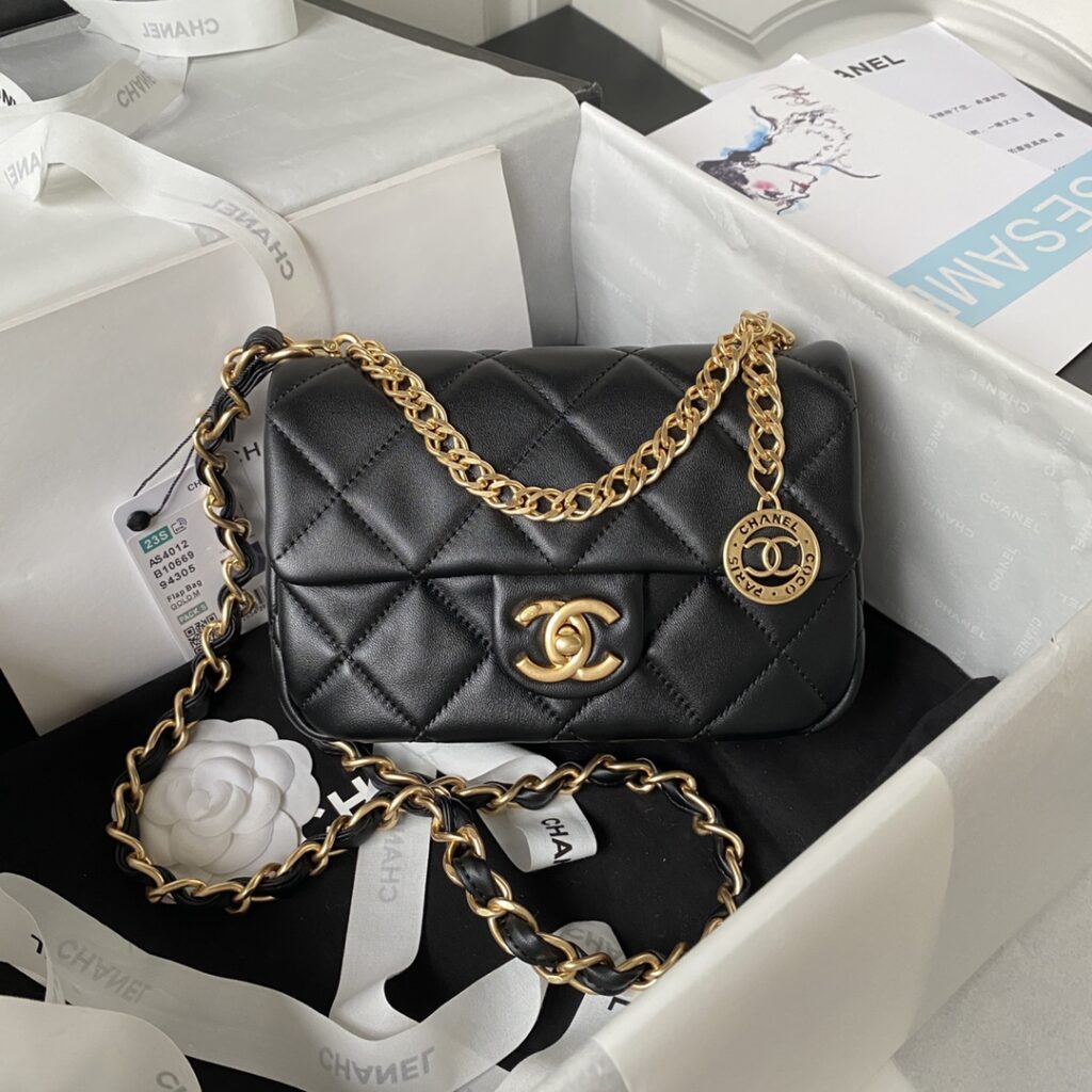 シャネル「Chanel」 「シャネル」 23S ゴールドハードウェア ミニクラシックフラップ
