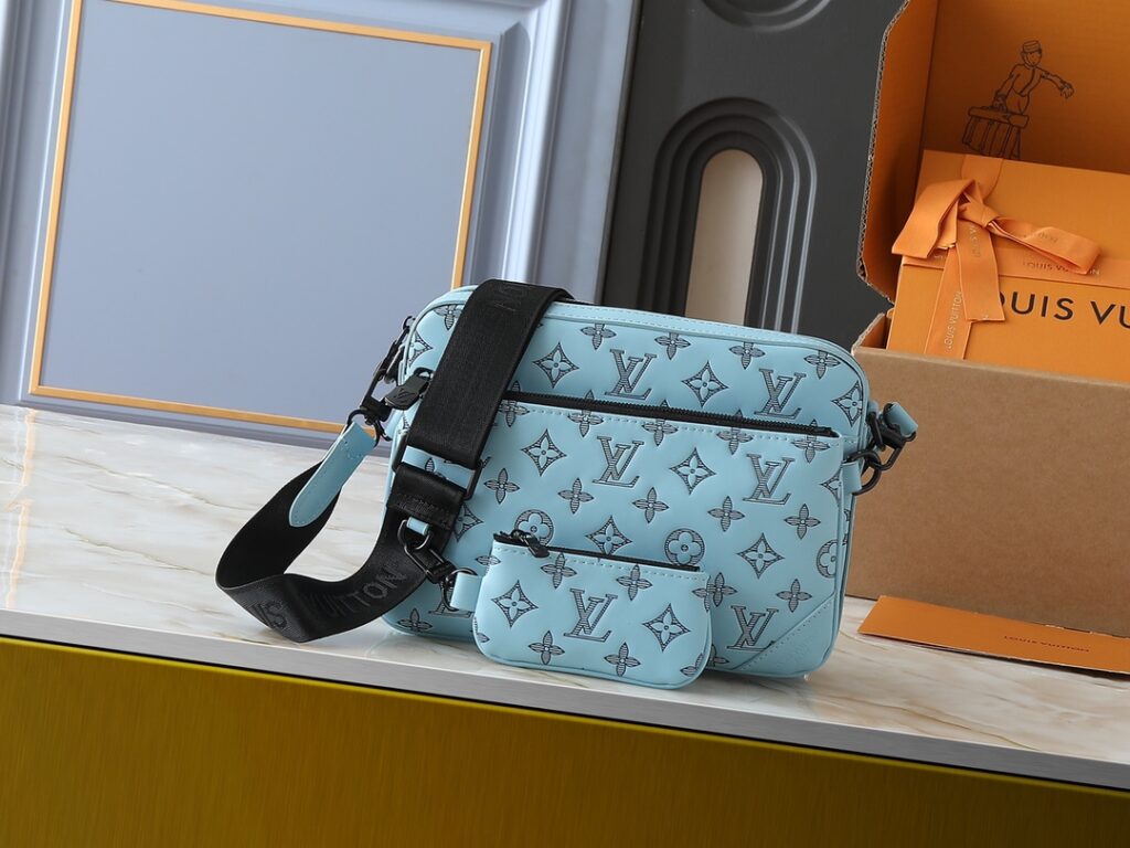ルイ・ヴィトン「Louis Vuitton」新作 Trio メッセンジャーバッグ