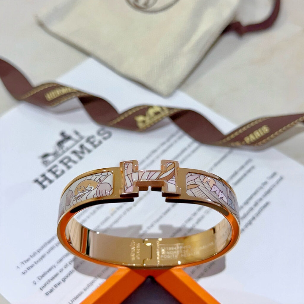 エルメス ブランドの象徴的なブレスレット