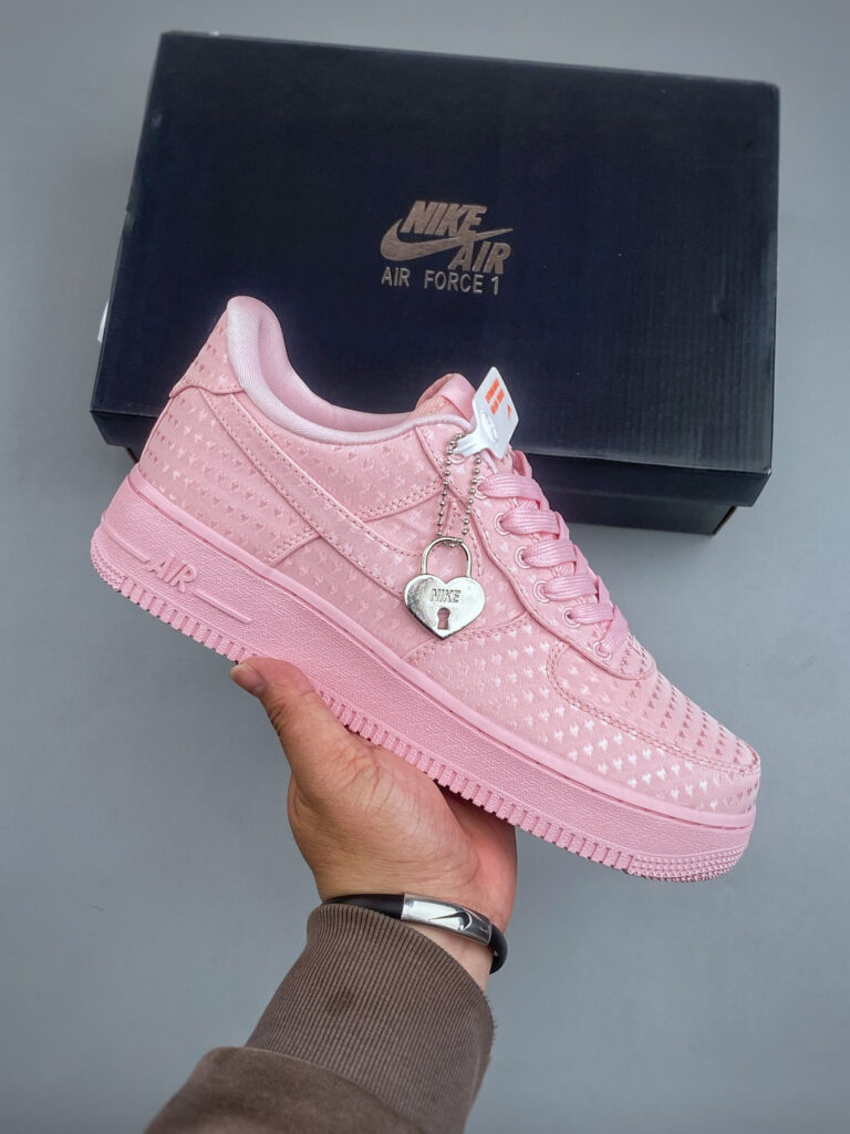 ナイキ エア フォース 1 トレンドスニーカー「Nike Air Force 1」