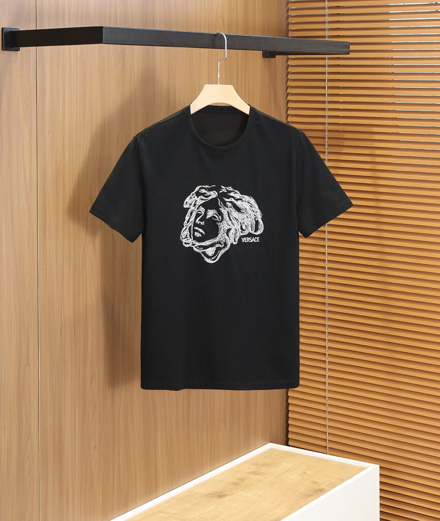 ヴェルサーチ「Versace」 2026年 早春 新作 Tシャツ