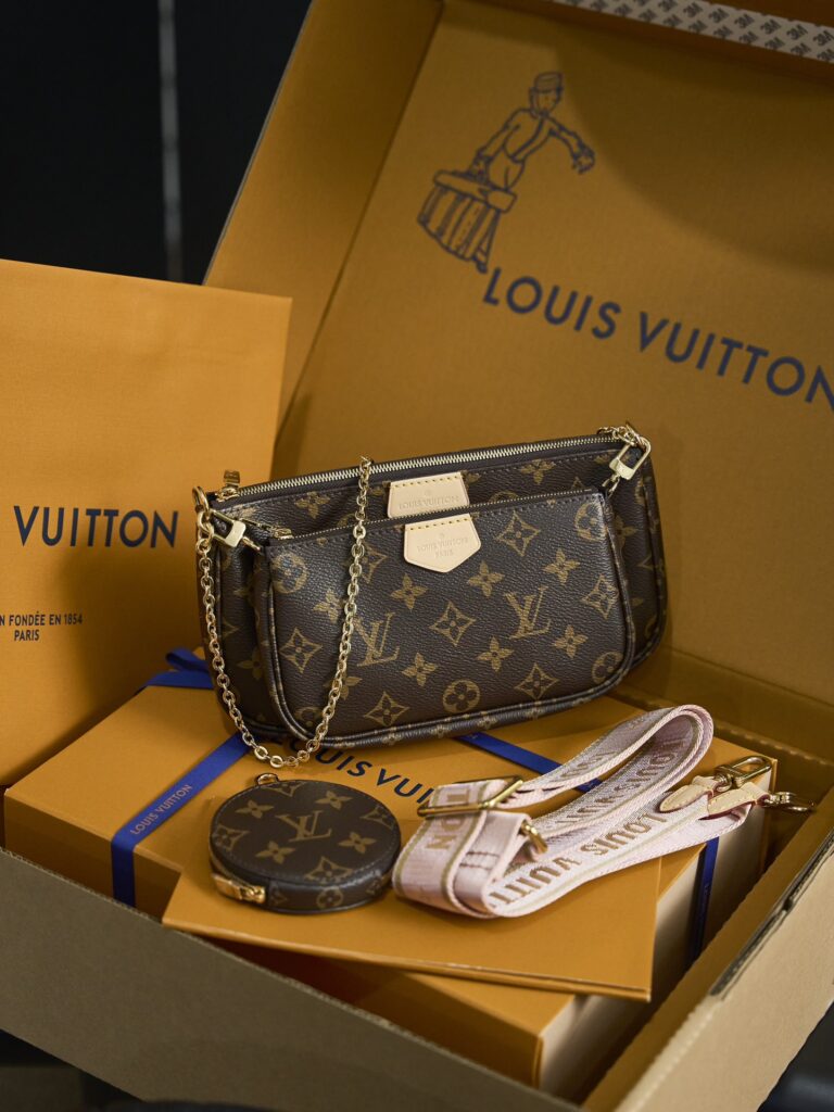 ルイ・ヴィトン「Louis Vuitton」マルチポシェットアクセソワール ハンドバッグ