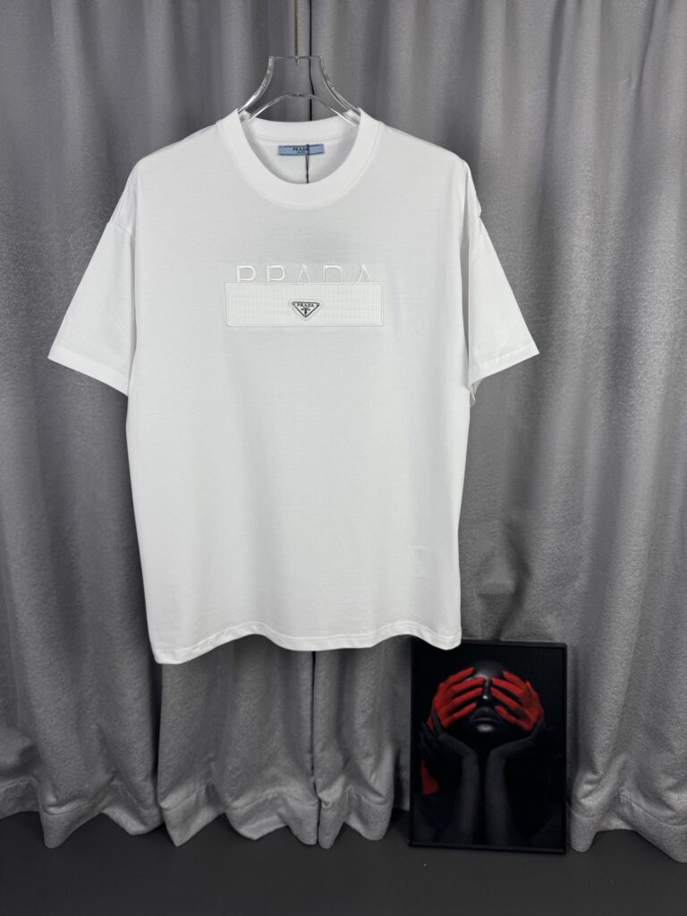 プラダ「Prada」 2026年春夏 コレクション Tシャツ