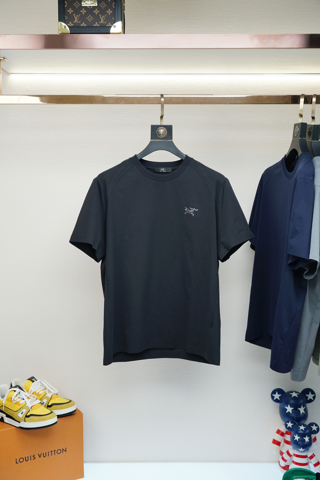 アークテリクス「ARC'TERYX」2025春夏 プレミアムコットン ロゴ刺繍半袖Tシャツの商品掲載写真1（SKU ISETAPRO-25804773）