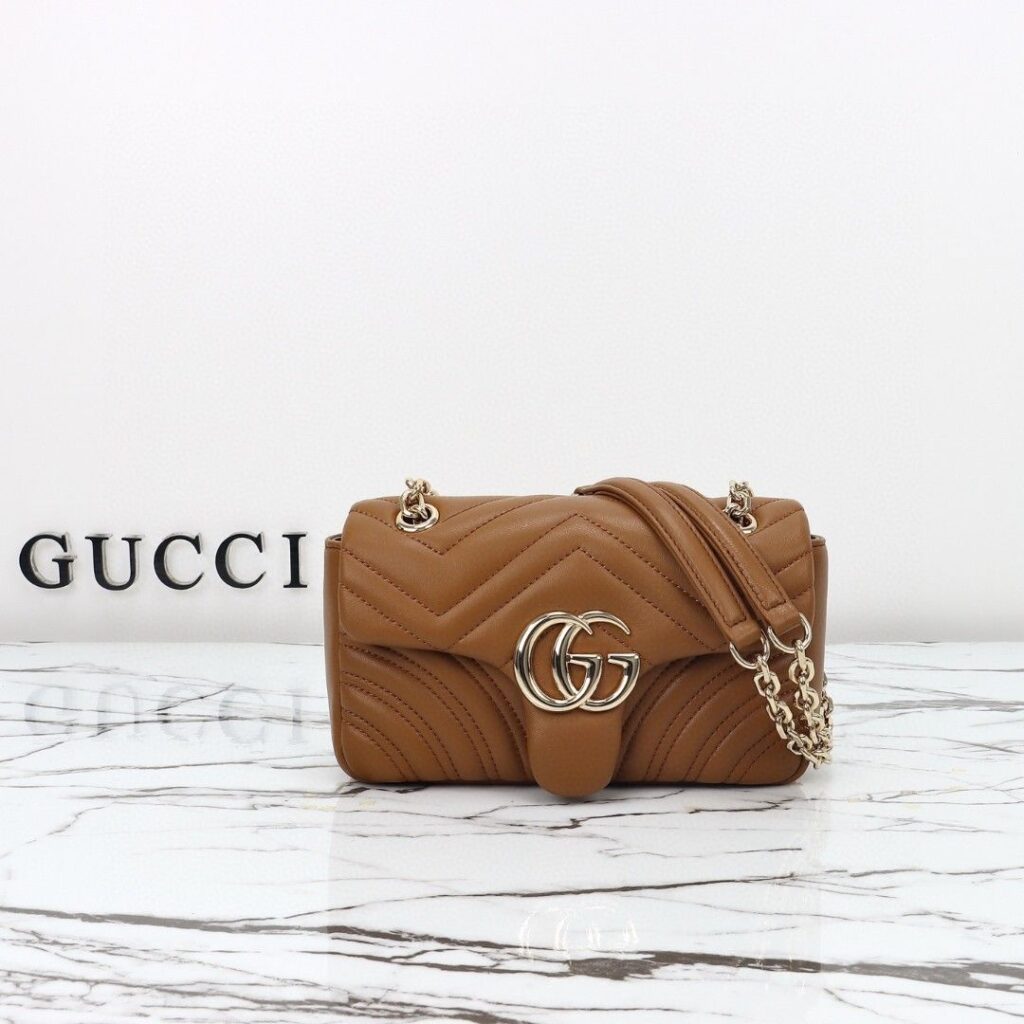 グッチ〔GGマーモント〕スモール ショルダーバッグ「GG Marmont Bag」