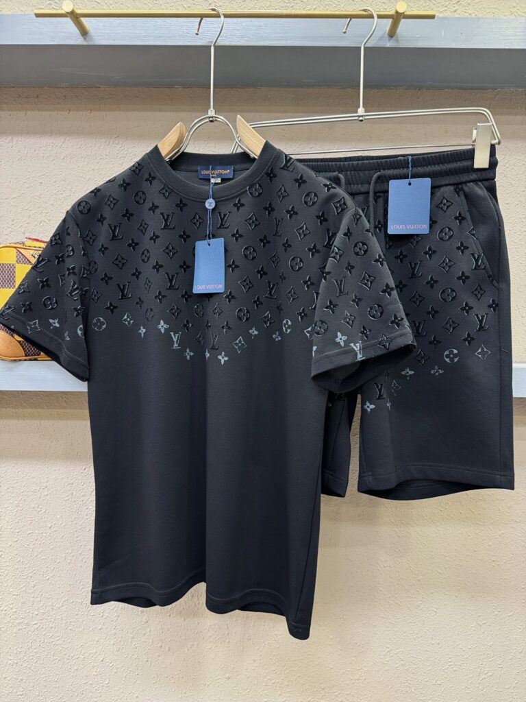 ルイ・ヴィトン サマーセットアップ リラックス 「半袖/ハーフパンツ」