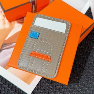 【限定新入荷】エルメス Cheval MagSafe 本革カードケース「12 シリーズ以降全 iPhone 対応」