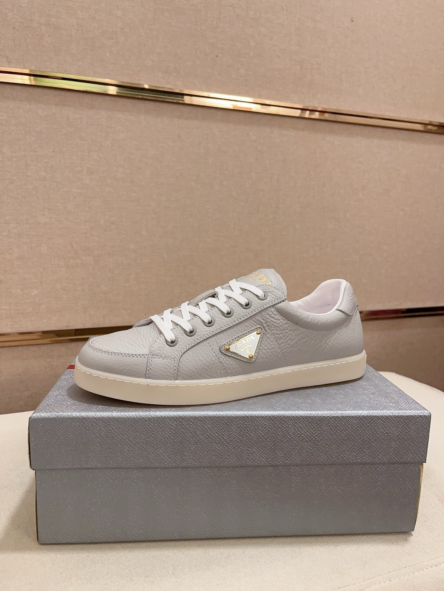 プラダ メンズ Lane Deerskin ローカット スニーカー