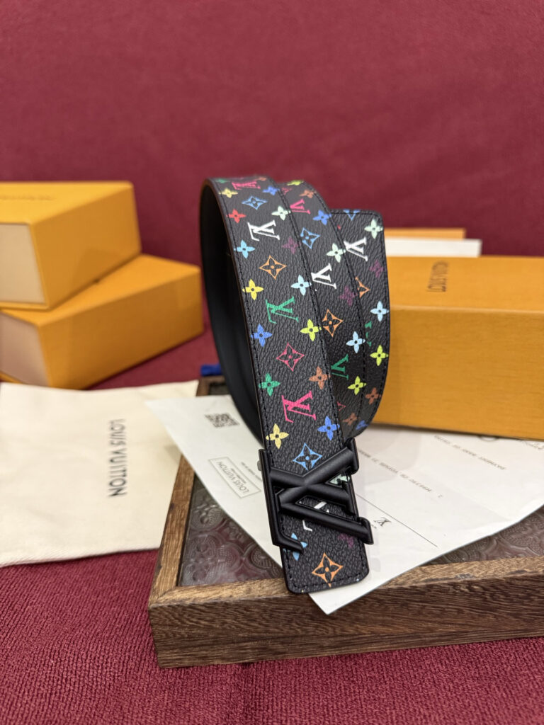 【新商品入荷】Louis Vuitton クラシックハイクオリティベルト「全長約 100cm」