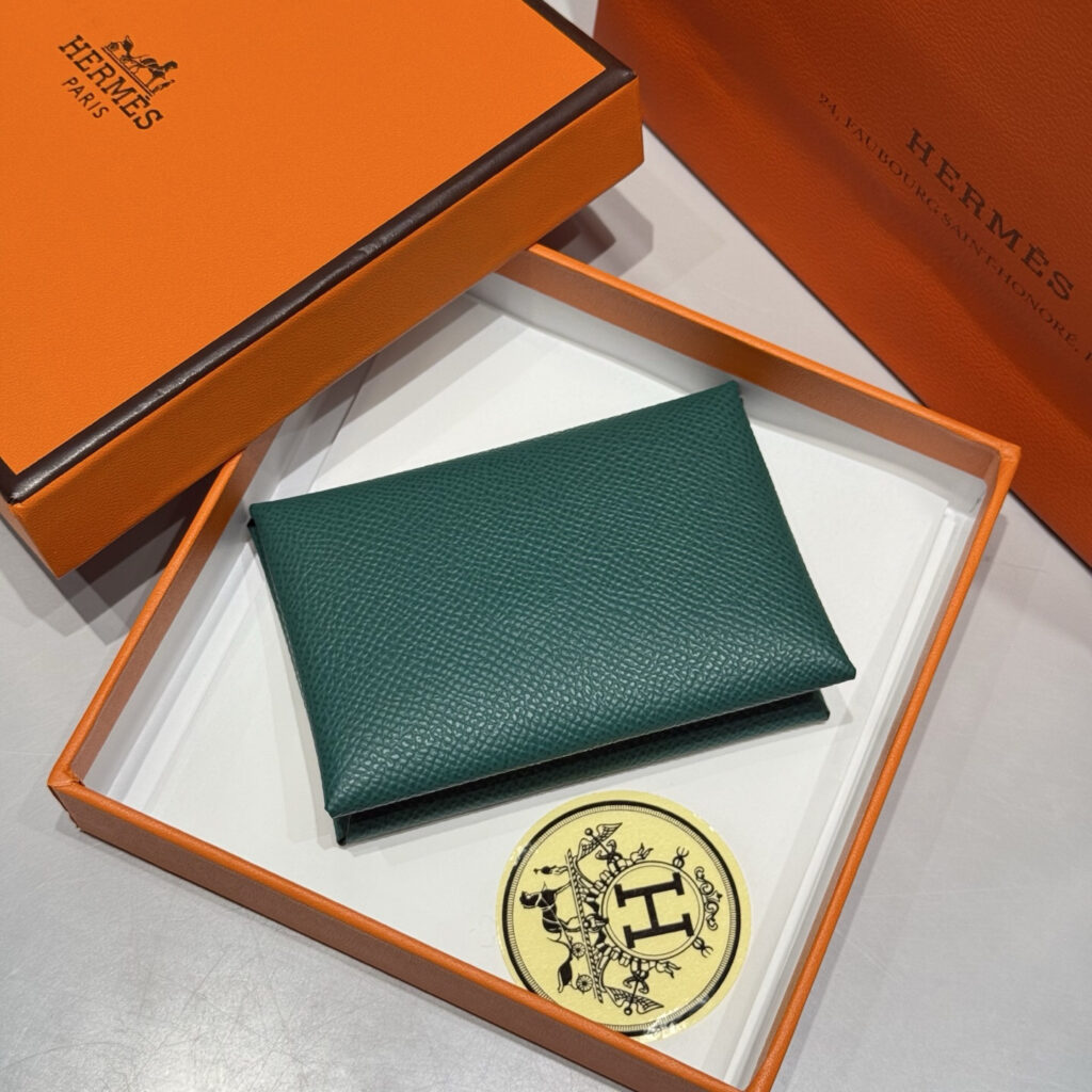 【限定新入荷】エルメス Calvi Duo 二層仕様カードケース「薄型収納」