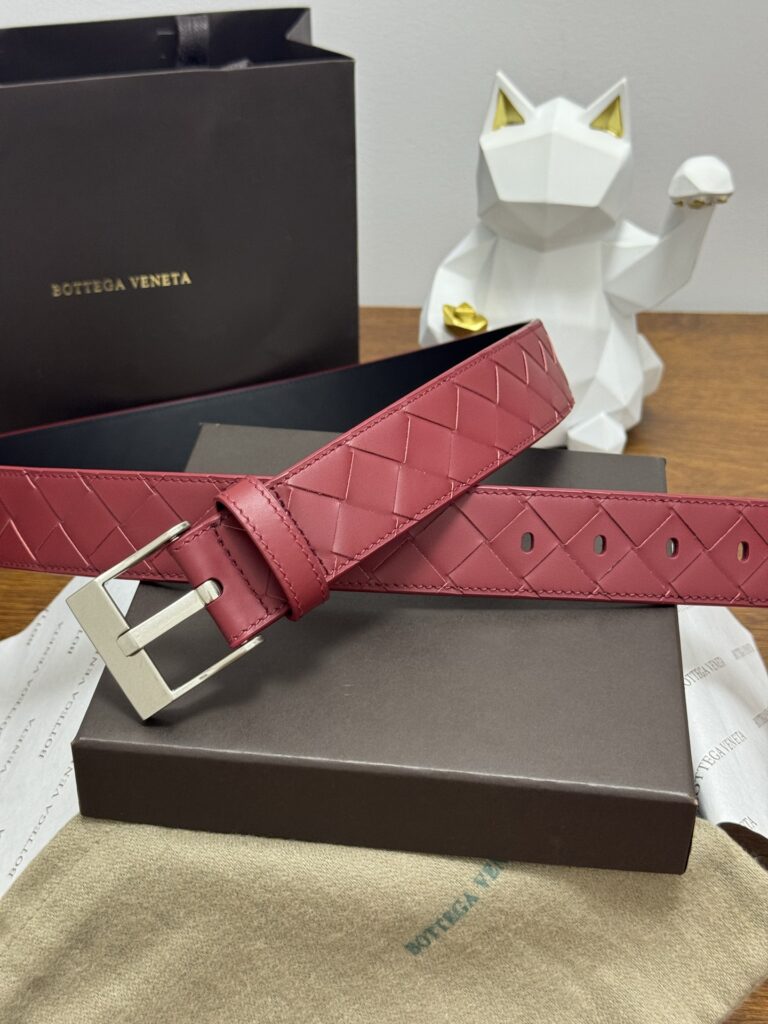 【ブランド品入庫】Bottega Veneta 上質素材ラグジュアリーベルト「全長約 100cm」
