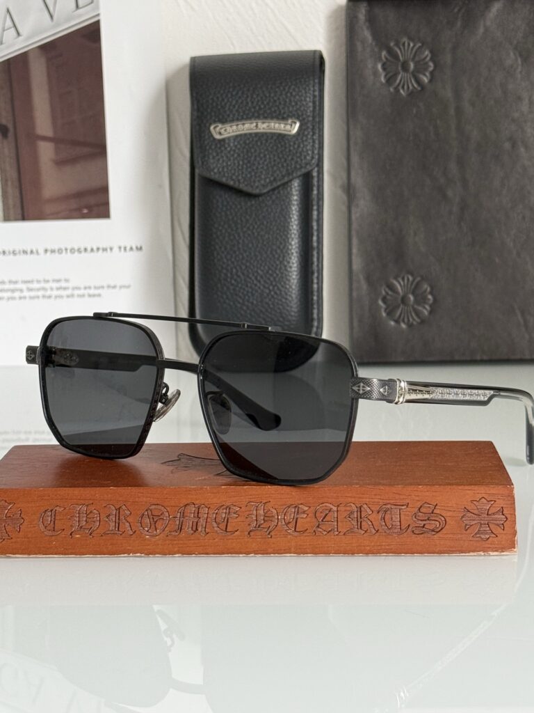 【希少新作】Chrome Hearts クロムハーツ ハードデザインサングラス「限定モデル」