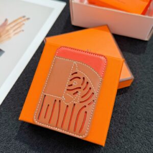 【限定新入荷】エルメス Cheval MagSafe 本革カードケース「12 シリーズ以降全 iPhone 対応」