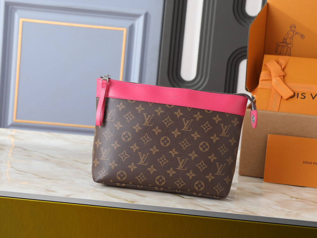ルイ・ヴィトン「Louis Vuitton」ポシェット･ヴォワヤージュ スープル