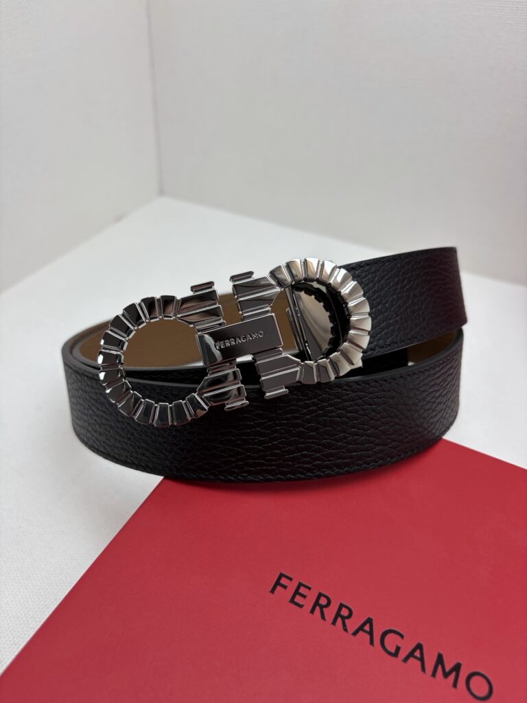 【新規倉庫入り】Salvatore Ferragamo 職人仕上げ高級ベルト「全長約 100cm」