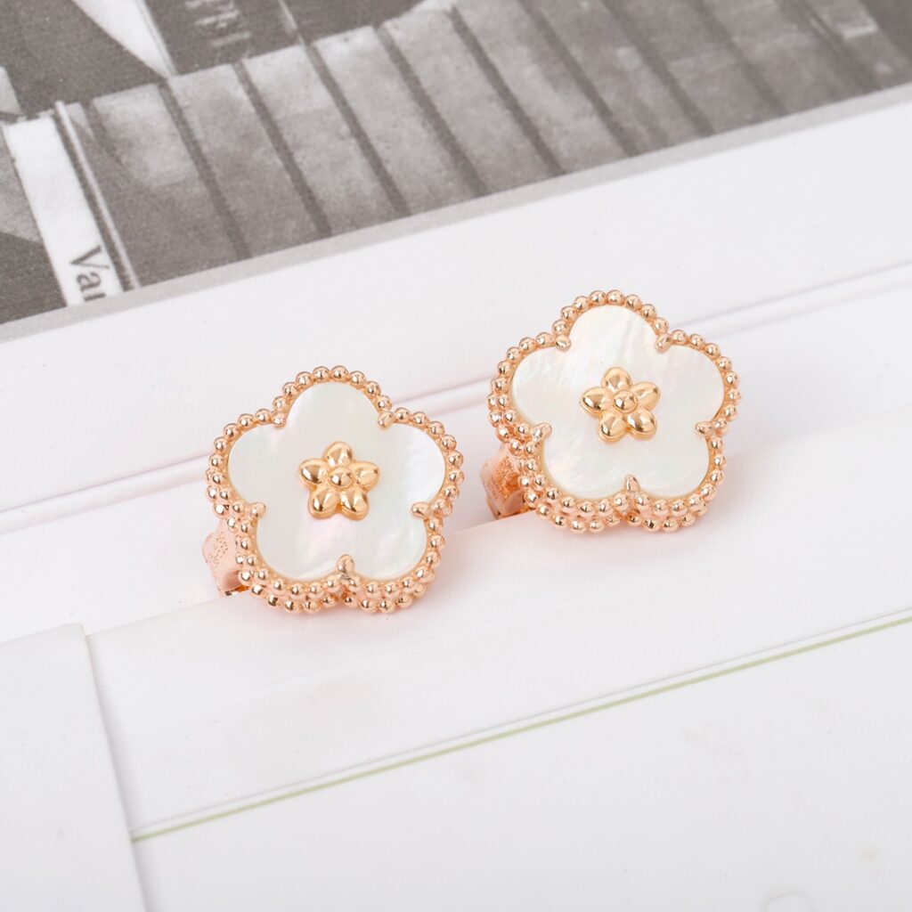 ヴァン クリーフ&アーペル「Van Cleef & Arpels」Lucky Spring フラワー ピアス