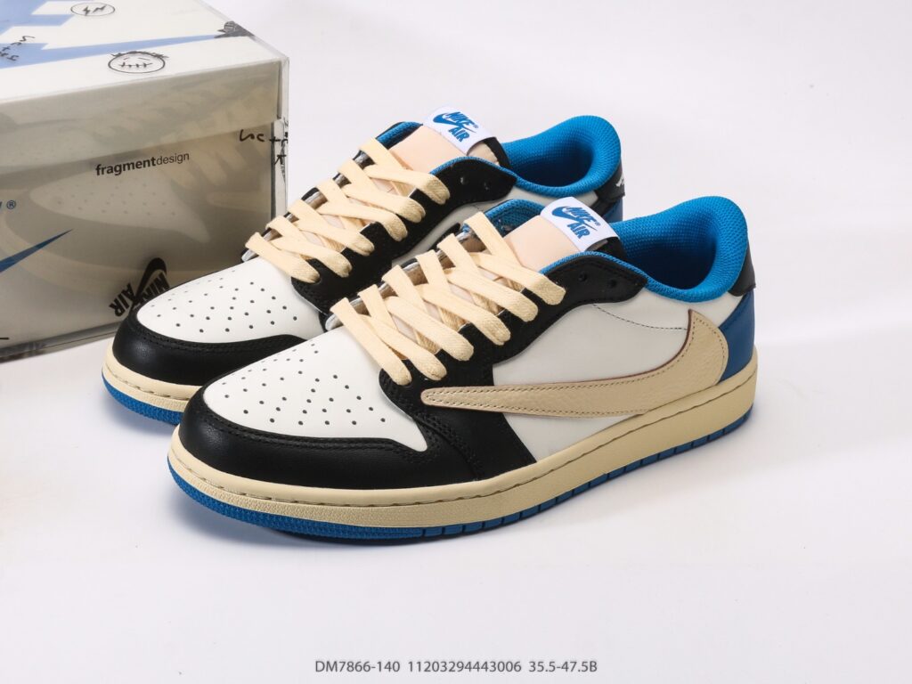 【日本未発売モデル】Travis Scott x Air Jordan 1 Retro Low OG SP スニーカー「Nike コラボモデル」