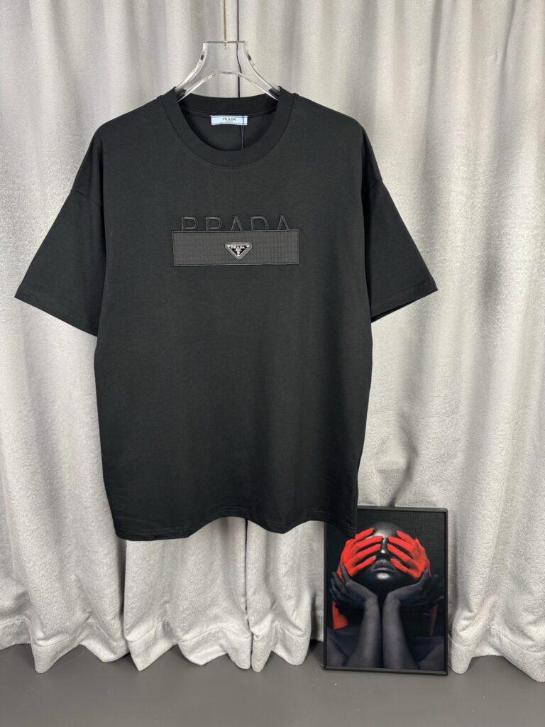 プラダ「Prada」 2026年春夏 コレクション Tシャツ