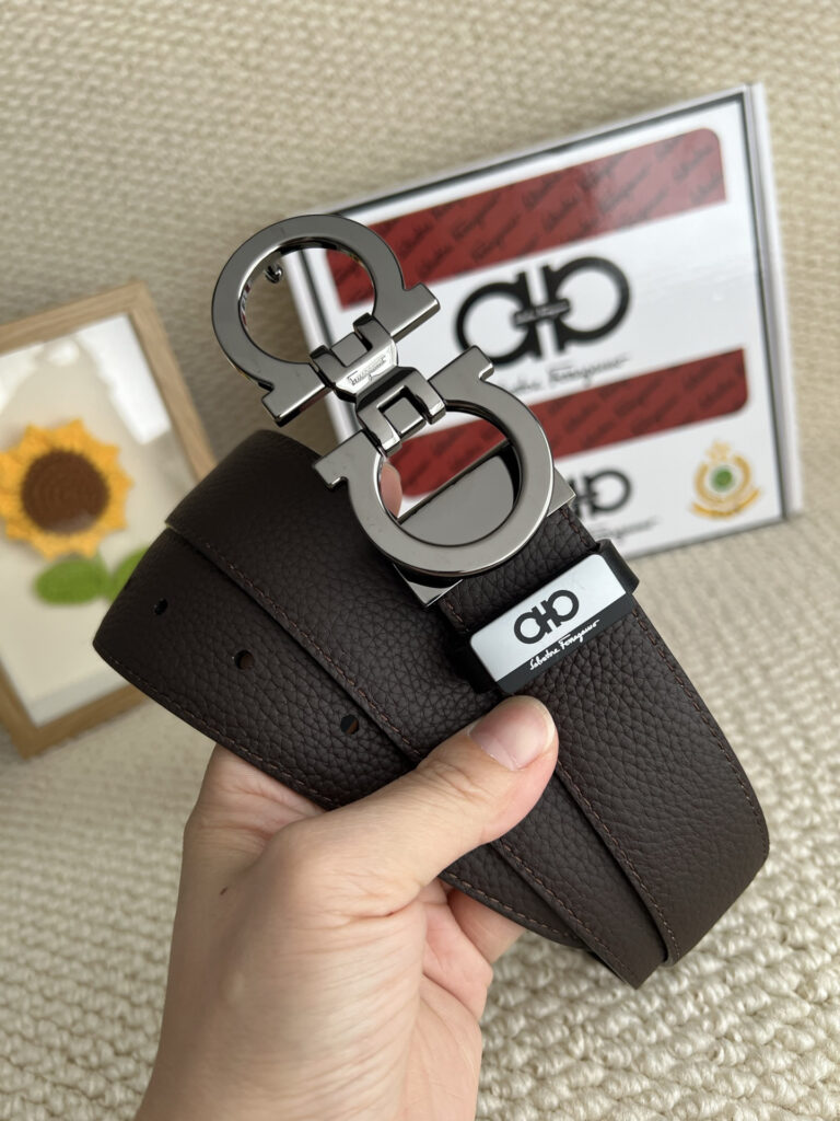 【新規倉庫入り】Salvatore Ferragamo 職人仕上げ高級ベルト「全長約 100cm」