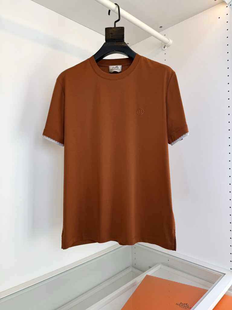 エルメス「Hermès」 クルーネックTシャツ 軽やかな着心地 春夏新作