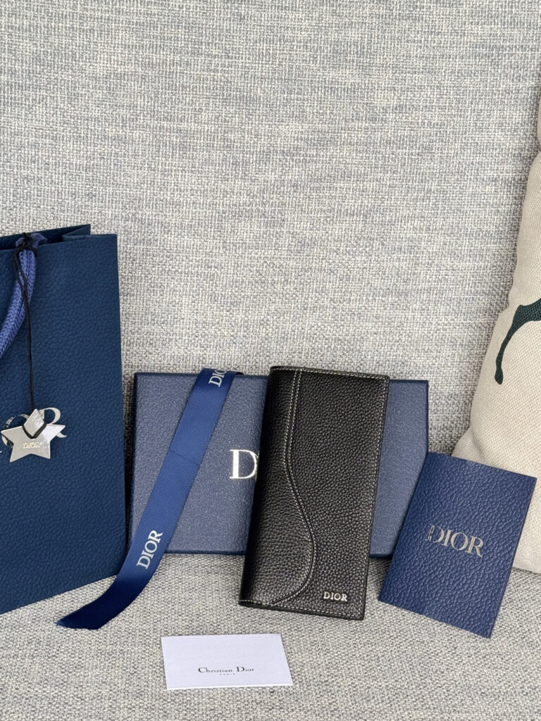 ディオール「Dior」レザー コンパクト ロングウォレット