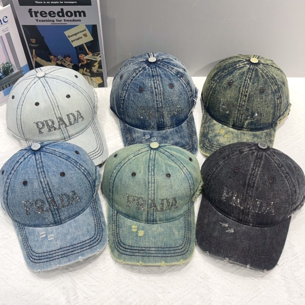 プラダ「Prada」 Re-Nylon Classic Baseball Cap