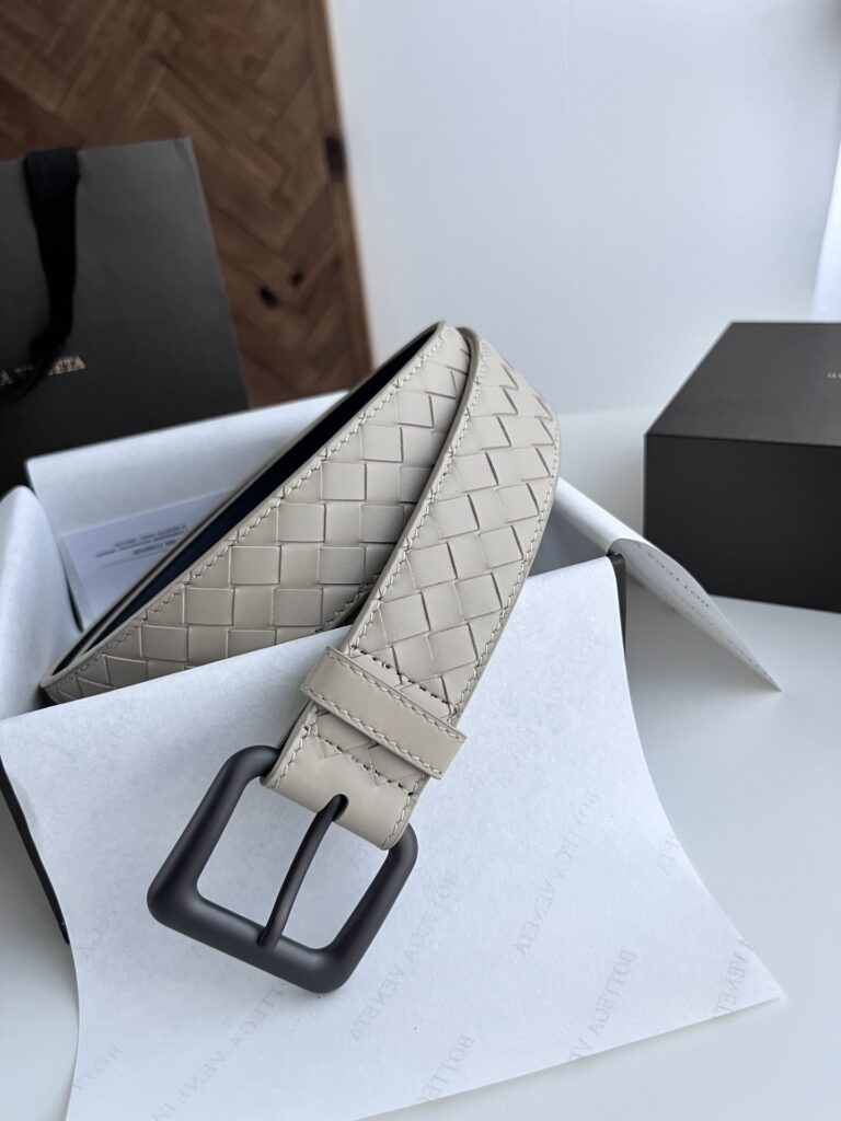 【ブランド品入庫】Bottega Veneta 上質素材ラグジュアリーベルト「全長約 100cm」