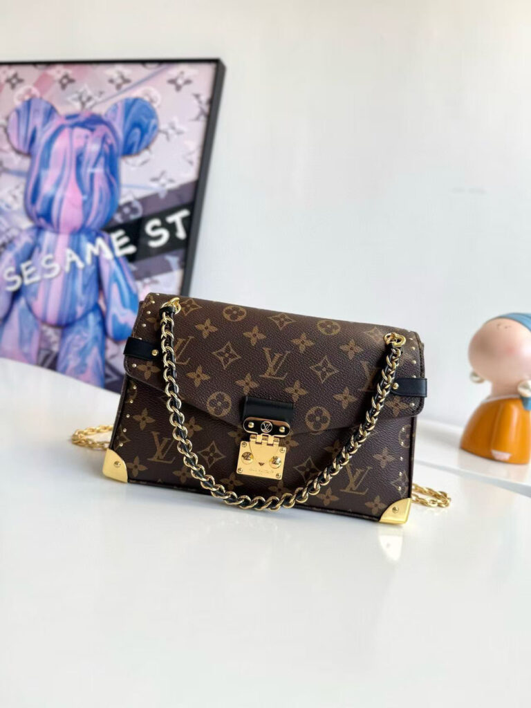 ルイ・ヴィトン「Louis Vuitton」TRUNKIE が放つ華やかな魅力、あなたの手元を彩る