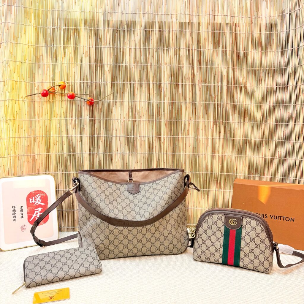 【グッチ セール三点セット】ピーズバッグ+エンベロープバッグ+財布