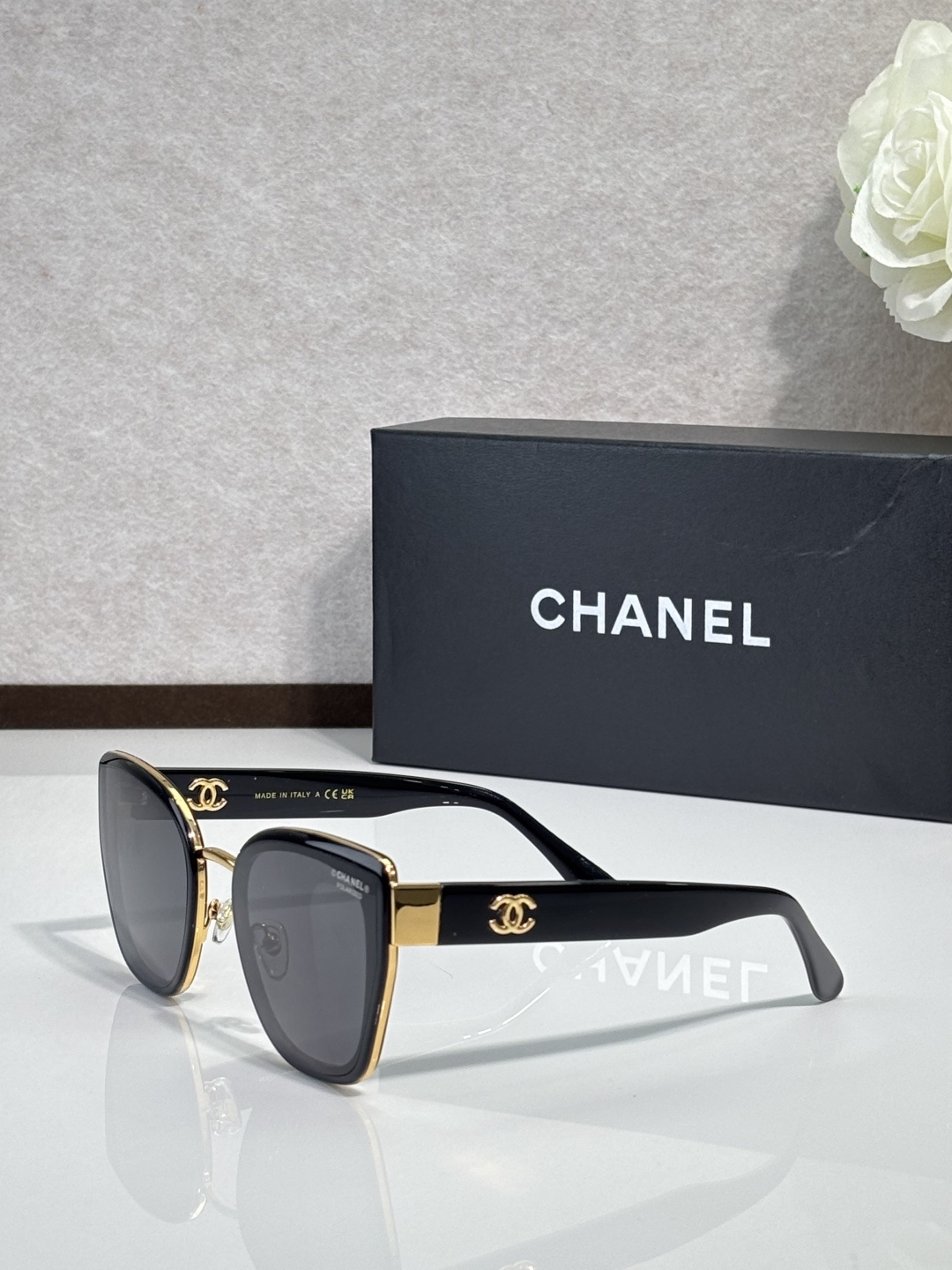 【新作到着】Chanel ハイセンスデザインサングラス「遮光レンズ搭載」